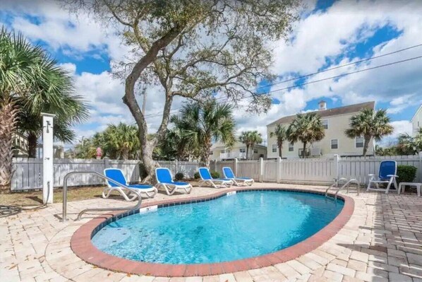 Private pool
