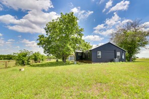 Home Exterior | 2 Private Acres