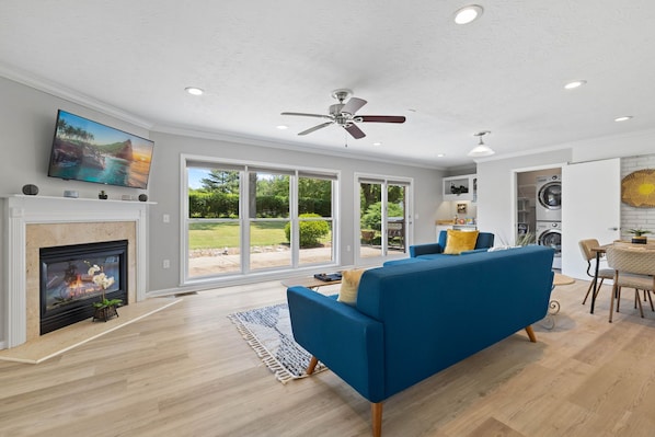 (Fireplace not operable)