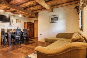 Living and dining room