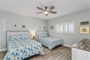 Second bedroom with 2 queen beds