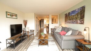 Cozy Living Room in Campton NH Condo