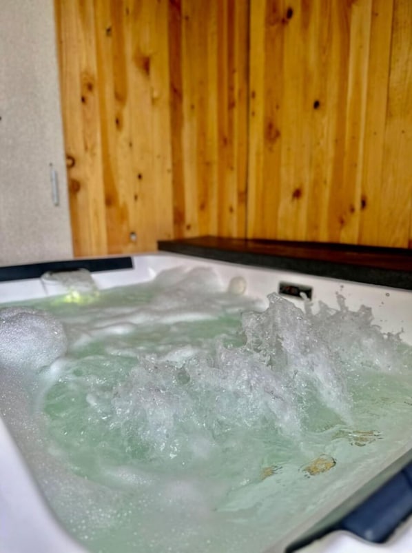 Jacuzzi partagé réservable sur demande