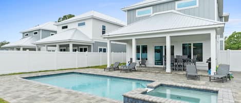 Beach House with Private Pool - Totally Beachin