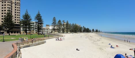 Only a short walk to the popular Glenelg Beach