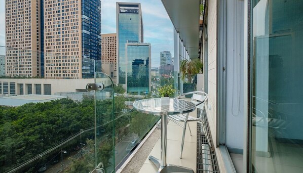 01.Balcony