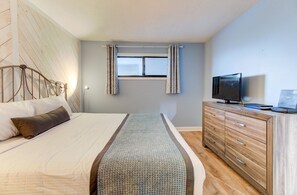 Atlantic Towers 309-print-017-029-Bedroom-4200x2760-300dpi