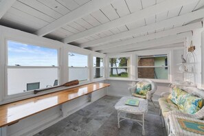 Great screened in porch to watch the freighters go by with your morning cup of coffee!