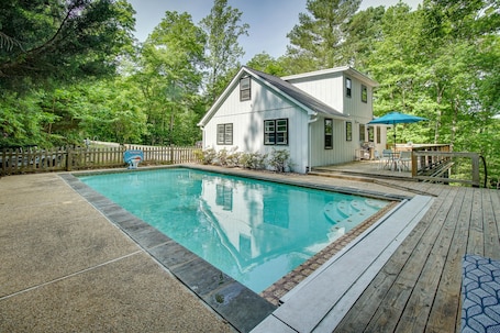 Lusby Vacation Rental | 4BR | 2BA | 2,000 Sq Ft | Stairs Required