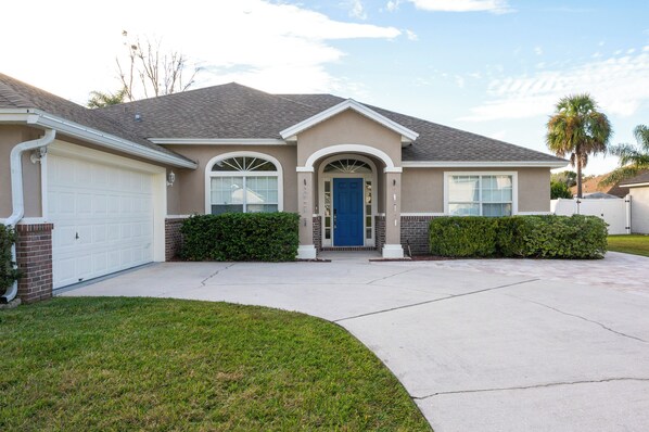 Fernandina Beach Vacation Rental | 3BR | 2BA | 1,900 Sq Ft | Half Step to Enter