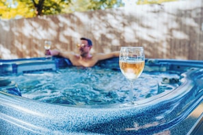 Private Hot Tub with Stunning Fredericksburg Hill Country Views
Unwind under the stars with a glass of wine in your secluded hot tub—perfect for romantic nights or peaceful escapes. Book your Fredericksburg retreat today!