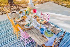 Create unforgettable moments with a romantic dinner under the enchanting pergola—complete with soft lighting, fine wine, and a cozy outdoor dining setup. Perfect for couples looking to reconnect in a magical setting. Book your romantic getaway today and experience the charm firsthand!