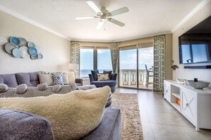 Floor to ceiling windows await you at the Paloma Penthouse, framing unobstructed Atlantic Ocean views.  Casual luxury and comfort will quickly become standard for the duration of your stay.