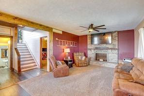 Living Room | Smart TV | Central Air Conditioning & Heat