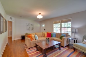 Living Room | Central Air Conditioning