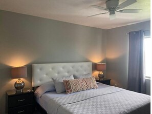 Crisp, clean,king size bed. 100% cotton sheets and bedding .