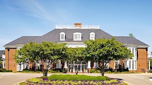 Exquisite 2BR Williamsburg Escape