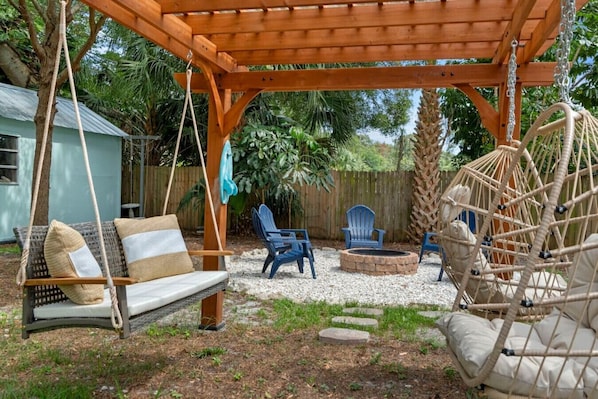 Fire Pit + Lounge Area