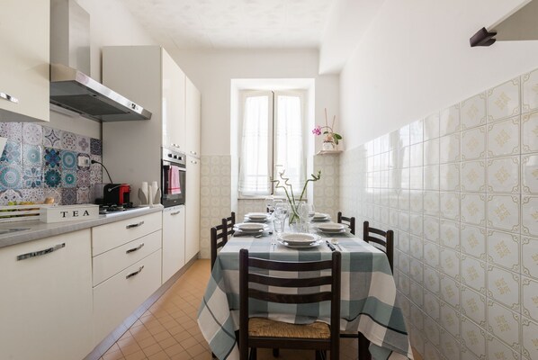 Dining area,Communal kitchen