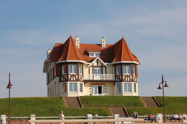 Holiday Home Exterior [summer]
