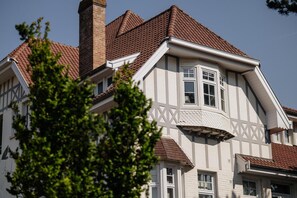 Außenseite Ferienhaus [Sommer]