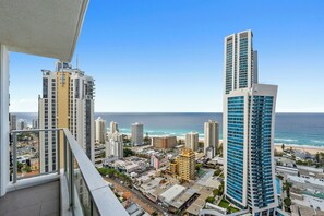 Spectacular views of the ocean and the city from the balcony