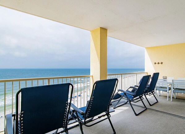 Summer House 1104B. 3 Bedroom 2 bathroom, sleeps 8. Managed by Island Rentals.