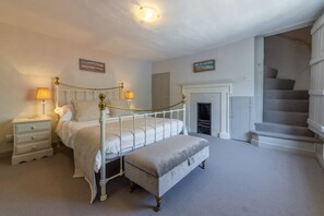 St Michael's Cottage, Wells-next-the-Sea: Beautifully styled bedroom one