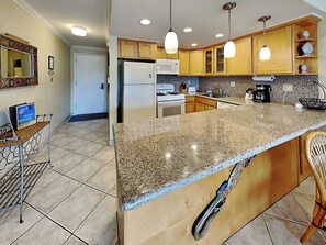 Full Size Kitchen