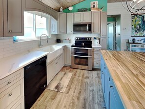Full Size Kitchen