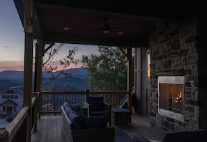Enjoy beautiful sunsets! Gas fireplace on both upper and lower porches