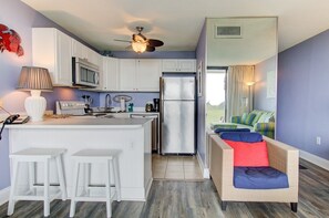 Atlantic Towers 102-print-008-020-KitchenBreakfast Bar-4200x2792-300dpi