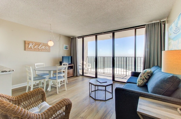 Atlantic Towers 1010-print-001-026-Main Living Area-2048x1346-300dpi