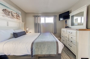 Atlantic Towers 103-print-014-010-Bedroom-4200x2761-300dpi