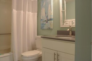 Atlantic Towers 1104-large-012-011-Bathroom-1500x999-72dpi