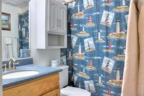 Atlantic Towers 211-large-012-012-Bathroom-1498x1000-72dpi