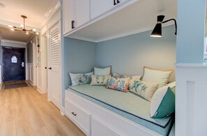 Atlantic Towers 304-Reading Nook-4200x2760-300dpi