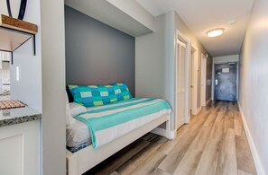 Atlantic Towers 703-print-018-024-Hall Bunk-4200x2760-300dpi