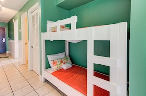 Atlantic Towers 701-print-018-027-Hall Bunks-4200x2760-300dpi
