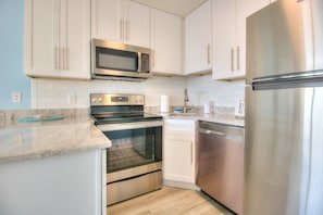 Atlantic Towers 1109-print-009-005-Kitchen-4200x2804-300dpi