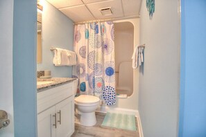 Atlantic Towers 1109-print-013-018-Bathroom-4200x2805-300dpi