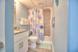 Atlantic Towers 1109-print-013-018-Bathroom-4200x2805-300dpi