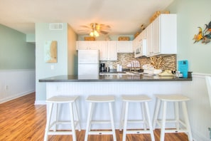 Atlantic Towers 1112-print-007-006-KitchenBreakfast Bar-4200x2804-300dpi