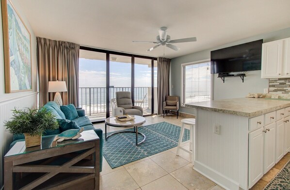 Atlantic Towers 714-print-001-007-Main Living Area-4200x2759-300dpi