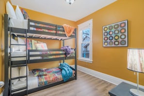 Second bedroom with 3 twin size beds for young adults and kids!