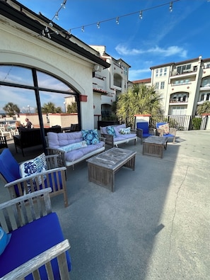 Dine in the onsite restaurant Splash by the Sea
