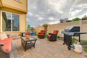 Patio | Gas Grill | Community Park Access