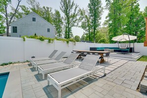 Patio | Gas Fire Pit | Outdoor Dining Area