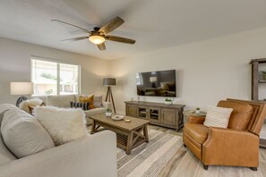 Living Room | Smart TV | Central Air Conditioning | Ceiling Fans