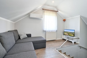 Living room 2